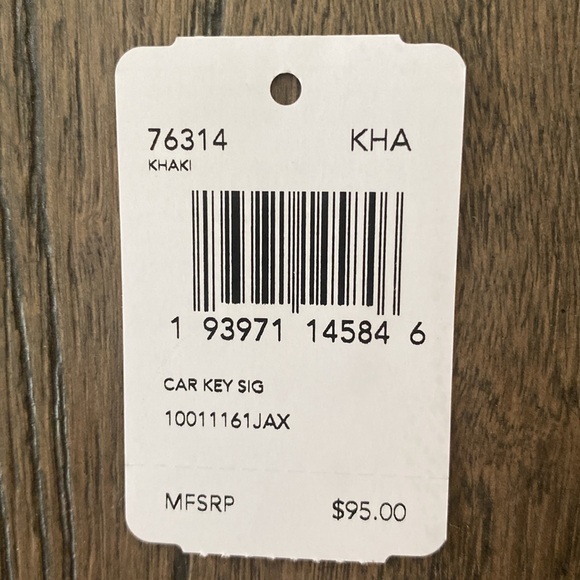 ❌SOLD❌COACH NWT 76314 L Zip Car Key Case With Signature Canvas - Picture 5 of 5